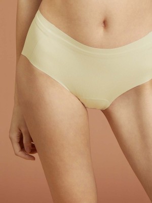 Invisible Free-cut Low-rise Brief