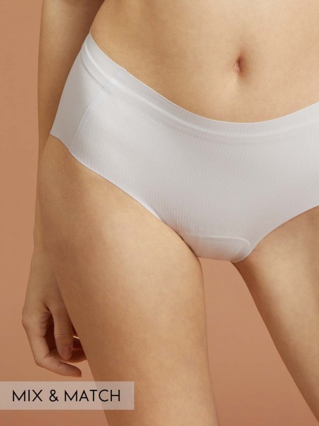 Invisible Free-cut Low-rise Brief