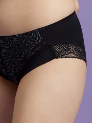 Lace Seamless Short Brief