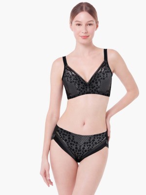 Lace Invisible Short Brief