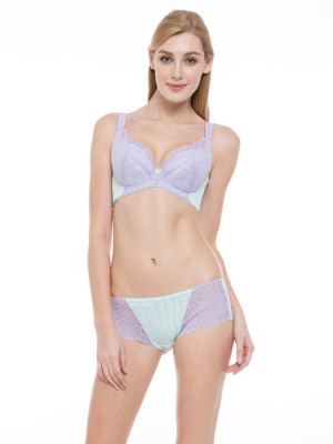 Lace Minimizer Soft Cup Bra