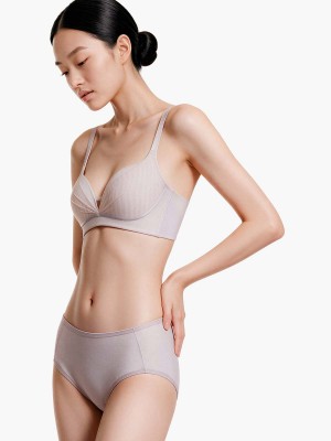 Invisible Deep V Moulded T-Shirt Wireless Bra (Cup B-C)