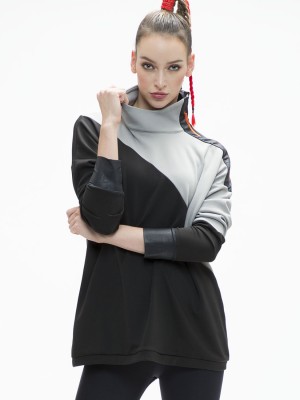 Zipper-Turtleneck Pullover With Thumbhole